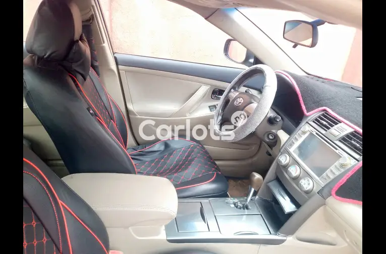 neatly used  Toyota Camry 2010 - 3/6