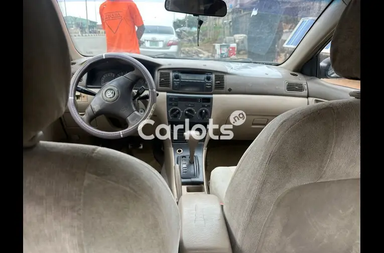 2004 TOYOTA COROLLA - 3/5