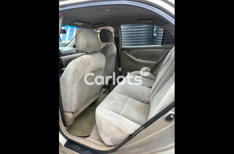 2004 TOYOTA COROLLA - 4/5