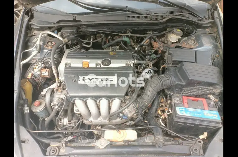 Honda Accord 2006 - 2/6