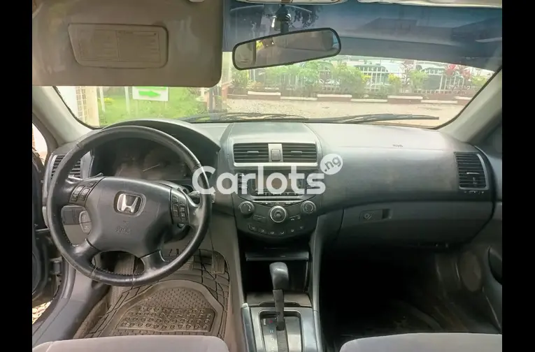 Honda Accord 2006 - 3/6