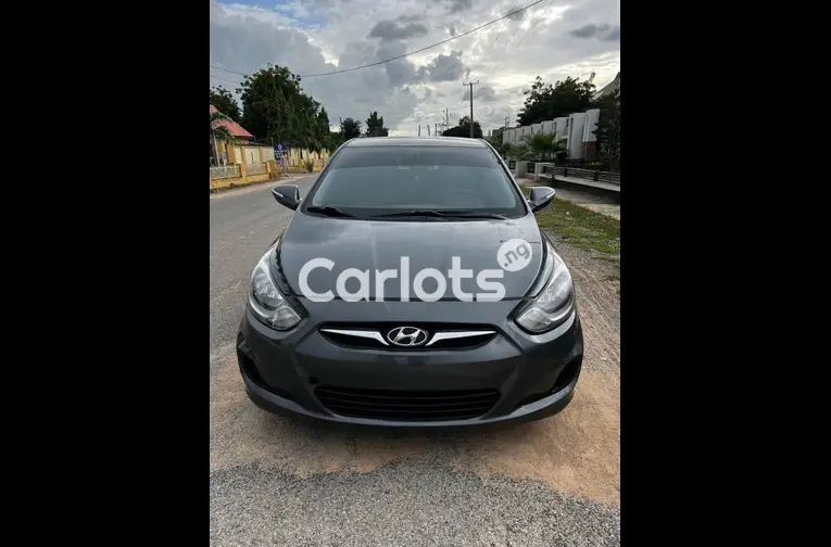 HYUNDAI ACCENT 2013 - 1/7