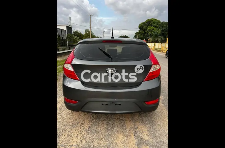 HYUNDAI ACCENT 2013 - 7/7