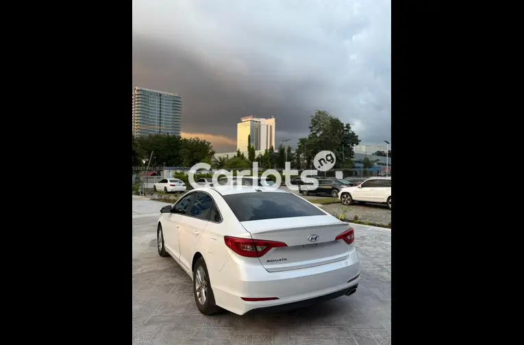Foreign used 2015  Hyundai sonata - 3/7