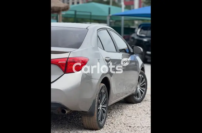 Extremely Clean 2014 Toyota Corolla - 6/7