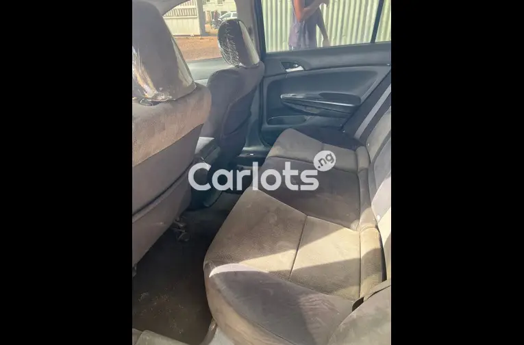 HONDA ACCORD 2010 - 4/6