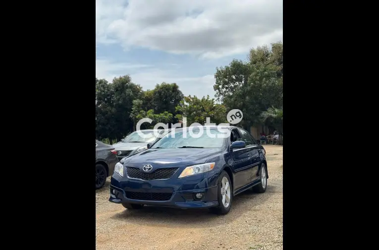 TOKS STANDARD 2010 TOYOTA CAMRY SE - 2/6