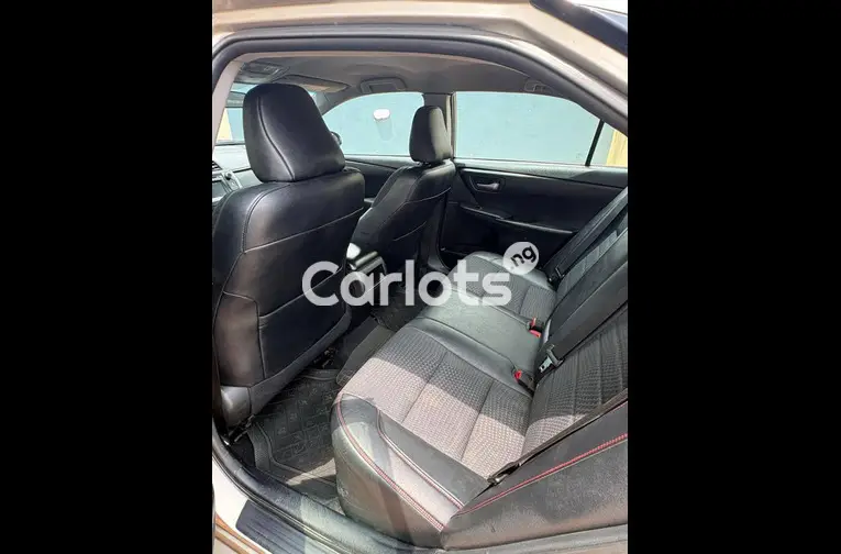 TOKS STANDARD ACCIDENT FREE 2015 TOYOTA CAMRY SE - 4/7