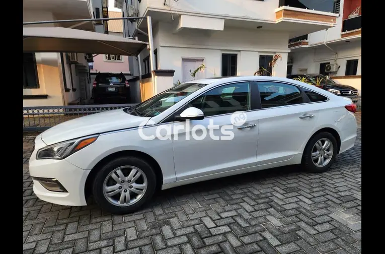 2017 Hyundai Sonata - 2/7