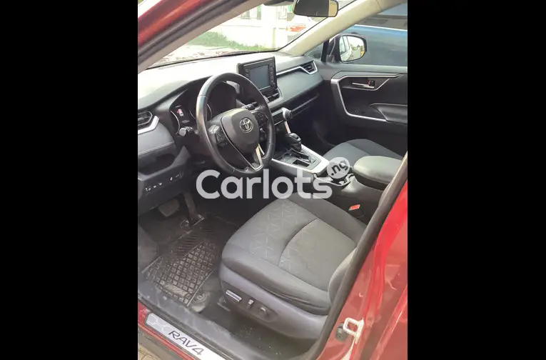 2019 Toyota RAV4 Xle - 2/7