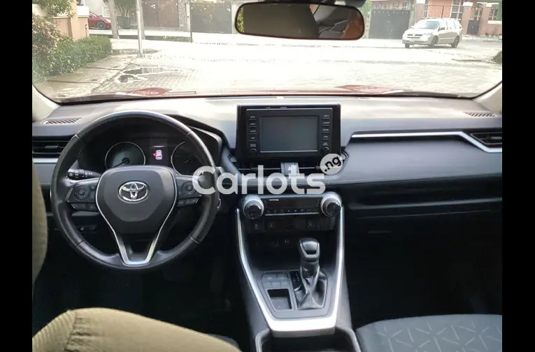 2019 Toyota RAV4 Xle - 3/7