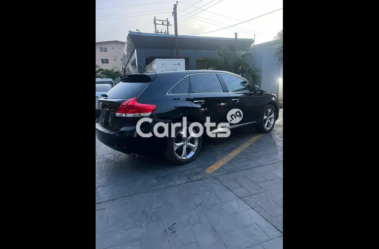 2011 Toyota Venza Full option & accident free - 2/6