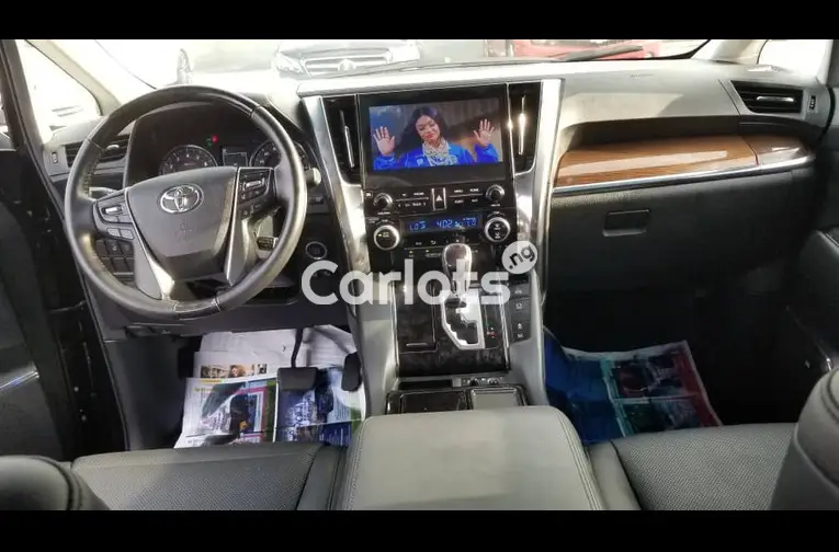 NEW ENTRY:FOREIGN USED 2020 TOYOTA ALPHARD LUXURY FULL OPTION - 2/7