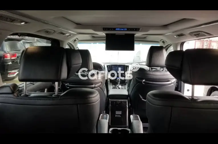 NEW ENTRY:FOREIGN USED 2020 TOYOTA ALPHARD LUXURY FULL OPTION - 3/7