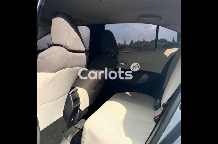 2020 TOYOTA COROLLA L E - 6/7