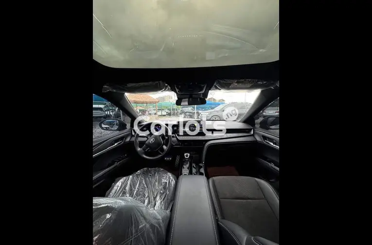 TOYOTA CAMRY 2025 - 2/5