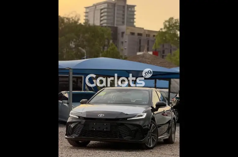 TOYOTA CAMRY 2025 - 1/6