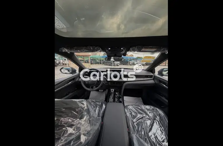 TOYOTA CAMRY 2025 - 2/6