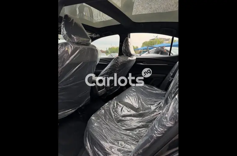 TOYOTA CAMRY 2025 - 5/6