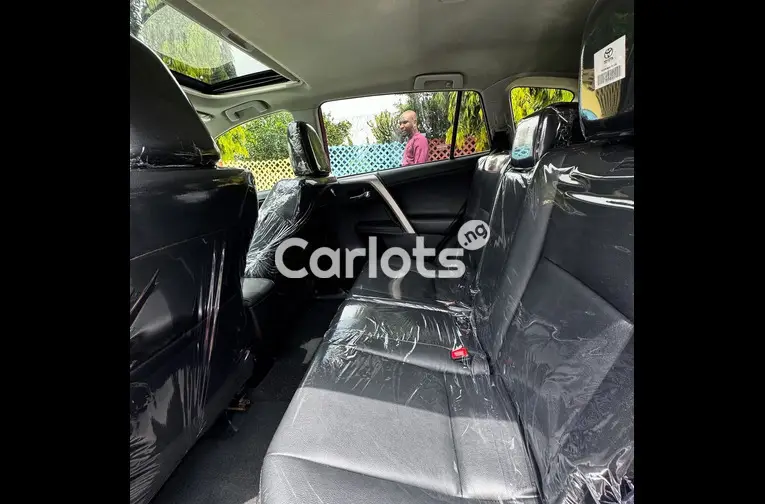 FOREIGN USED 2015 KEYLESS TOYOTA RAV4 LIMITED - 5/7