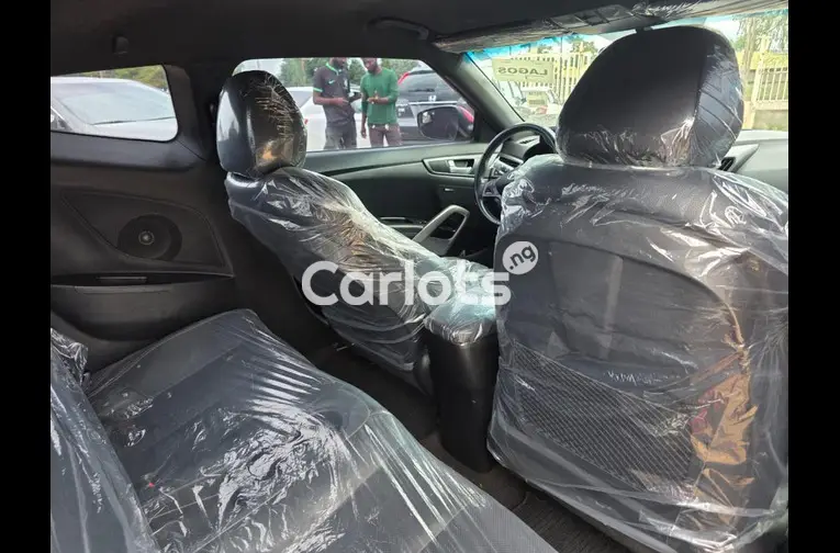 FOREIGN USED 2016 HYUNDAI VELOSTER TURBO - 4/7