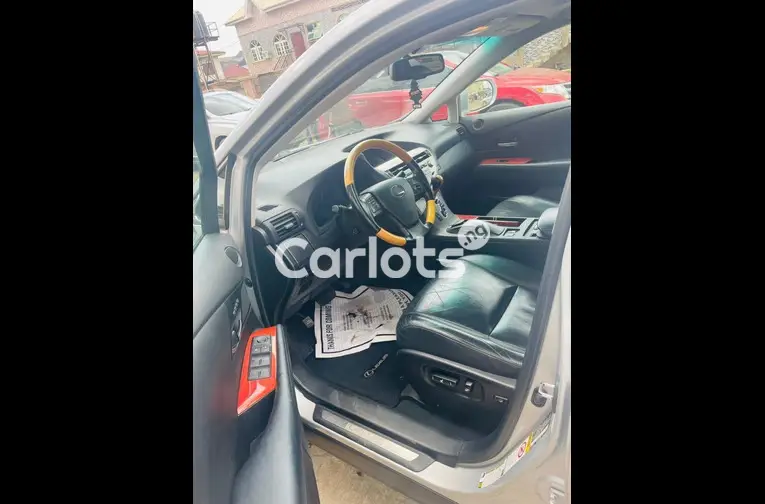 Foreign used 2010 Lexus RX 350 accident free - 3/7
