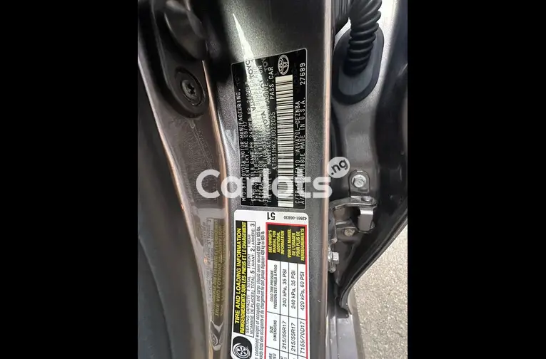 2019 TOYOTA CAMRY LE - 3/6