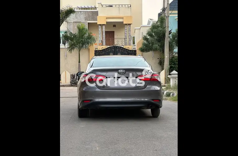 2019 TOYOTA CAMRY LE - 6/6