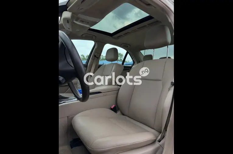 2010 Mercedes Benz C300 - 2/6