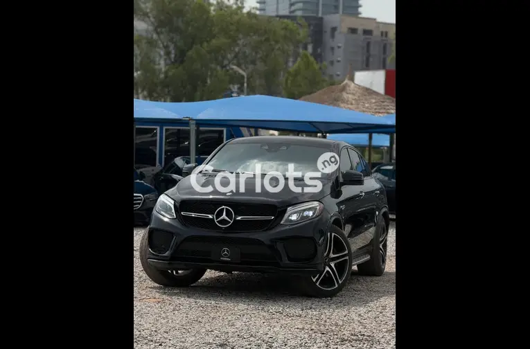 Clean 2019 Mercedes Benz GLE 43 AMG - 1/7