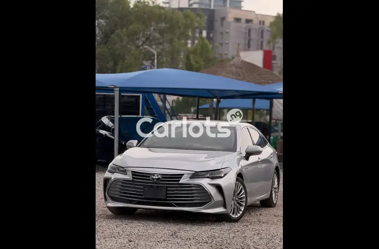 2019 Toyota Avalon hybrid - 1/7