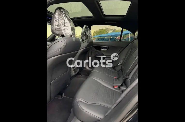 Foreign Used 2023 Mercedes Benz C300 - 4/6
