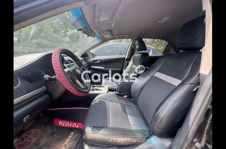 2015 TOYOTA CAMRY SE - 5/6