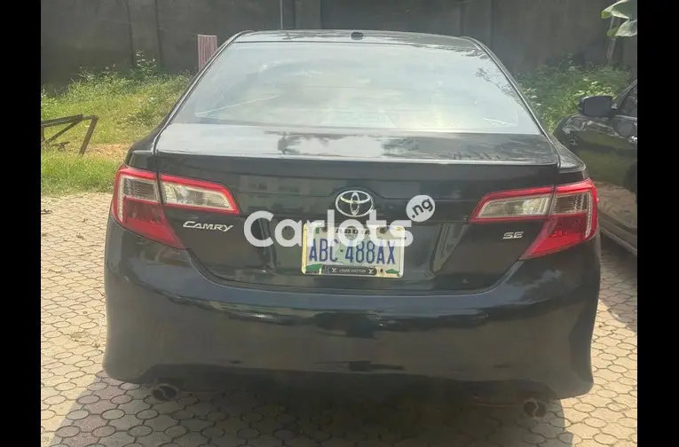 2015 TOYOTA CAMRY SE - 6/6