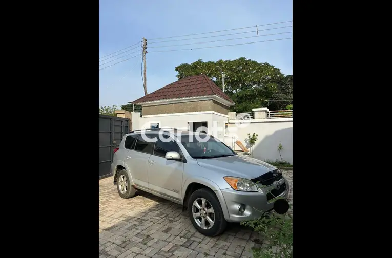 FIRST BODY KEYLESS 2010 TOYOTA RAV4 - 2/6