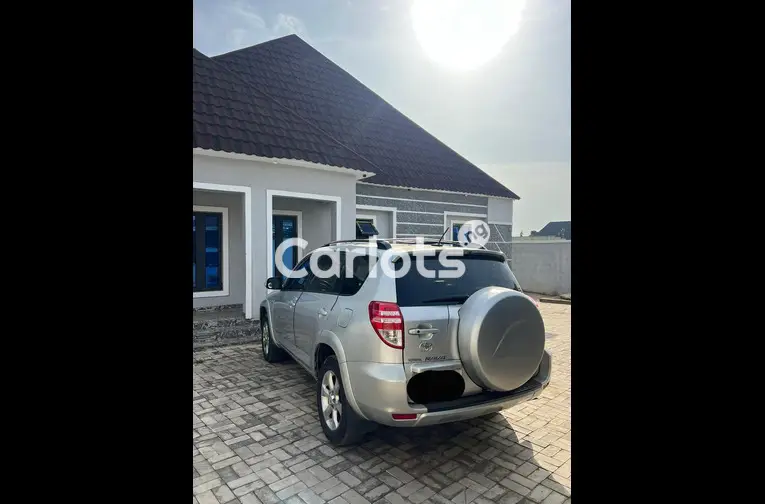 FIRST BODY KEYLESS 2010 TOYOTA RAV4 - 6/6