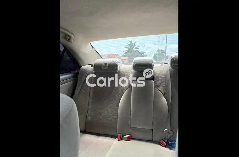 2010 TOYOTA CAMRY LE - 5/7