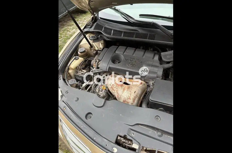 2010 TOYOTA CAMRY LE - 7/7