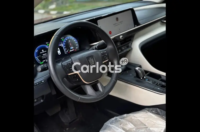 BRAND NEW 2025 TOYOTA CROWN HYBRID - 3/6