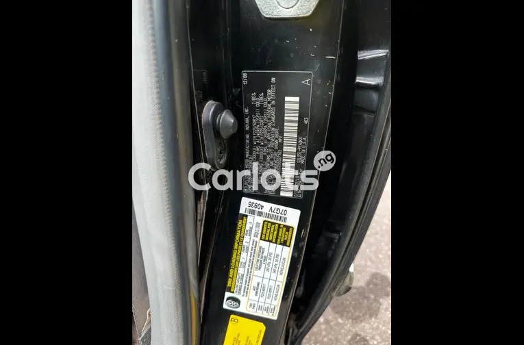 2010 TOYOTA SIENNA - 4/6