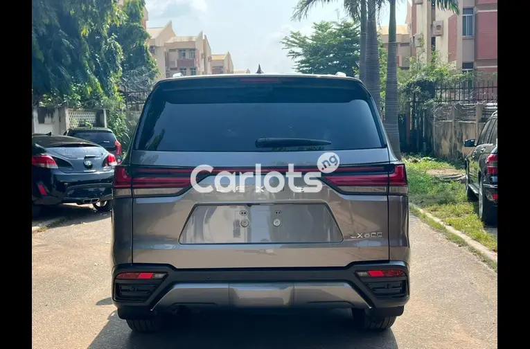 2022 LEXUS LX 600 - 5/7