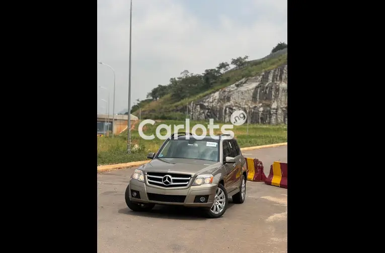 2010 Mercedes Benz GLK350