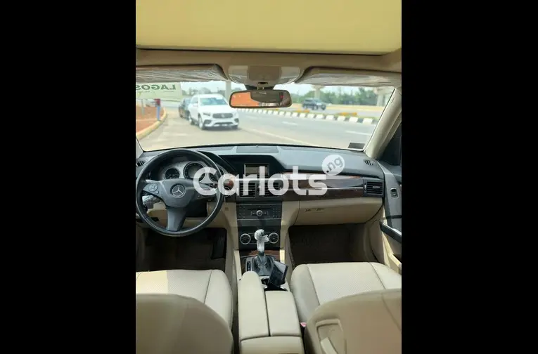 2010 Mercedes Benz GLK350 - 2/6