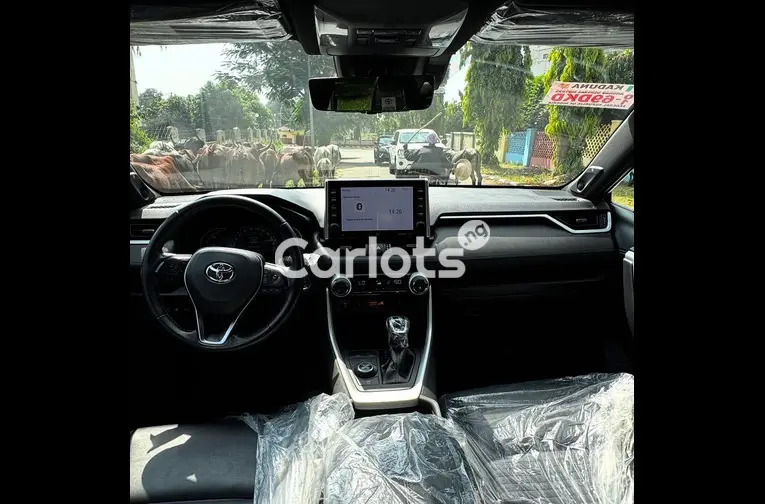 FOREIGN USED 2022 TOYOTA RAV4 XSE HYBRID - 4/7