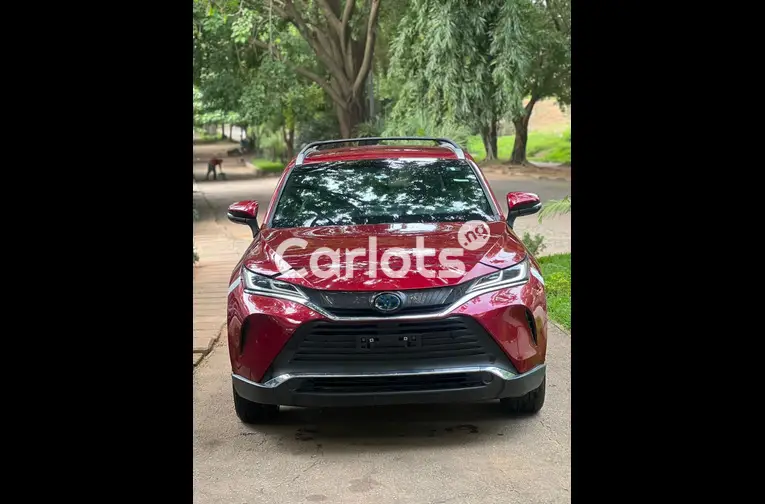 Foreign used 2022 Toyota Venza