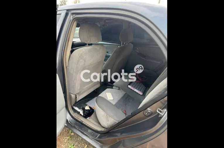 Registered 2005 Toyota Corolla - 3/5