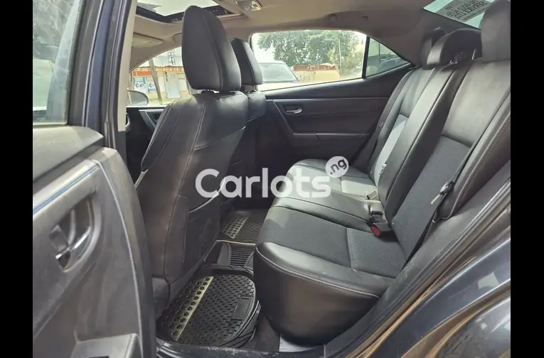 Registered 2015 Toyota Corolla sports - 3/5