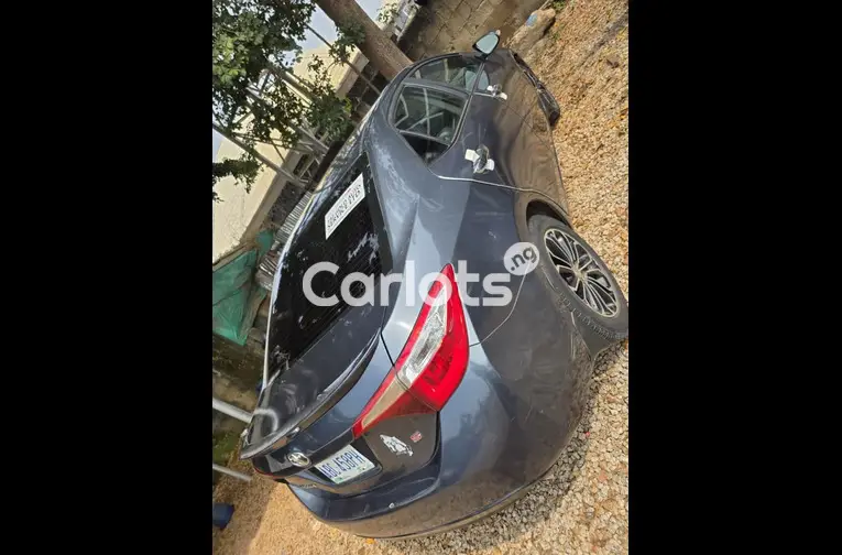 Registered 2015 Toyota Corolla sports - 5/5