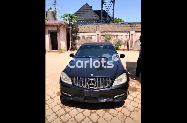 FIRST BODY 2008 MERCEDES BENZ C300 - 2/5