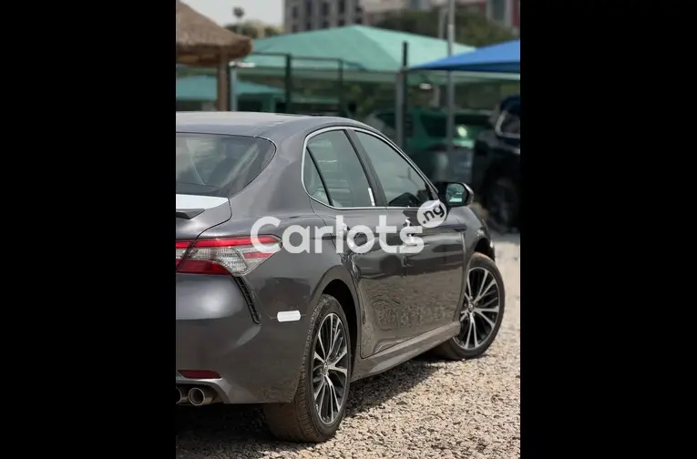 2019 Toyota Camry SE - 7/7